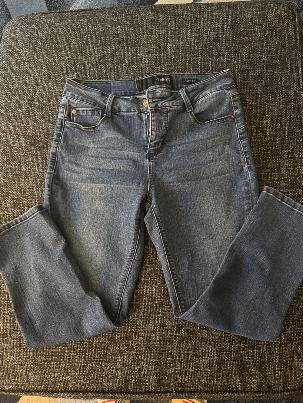 Thorn Women's CapriSkinny Jeans in Medium Blue Wash